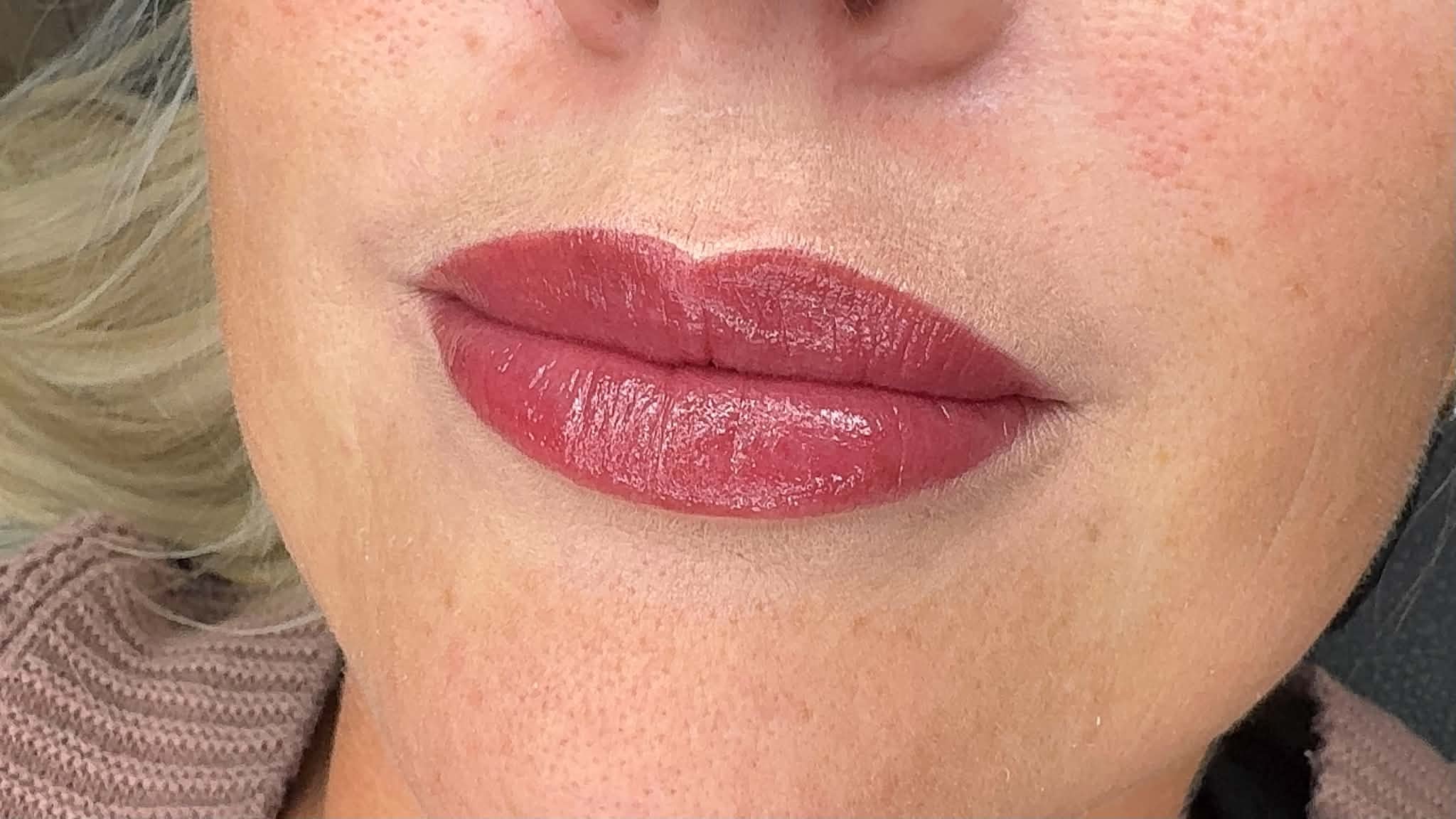 Lip blush